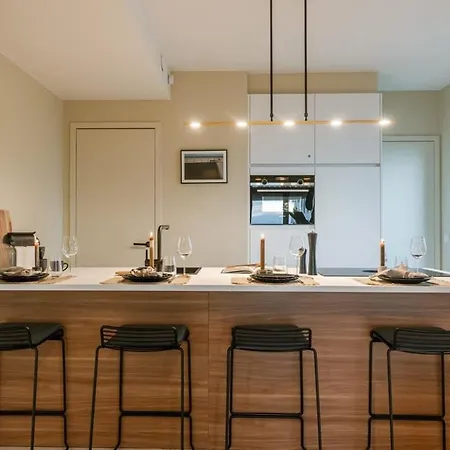 Stunning With Terrace And Parking Daire *
